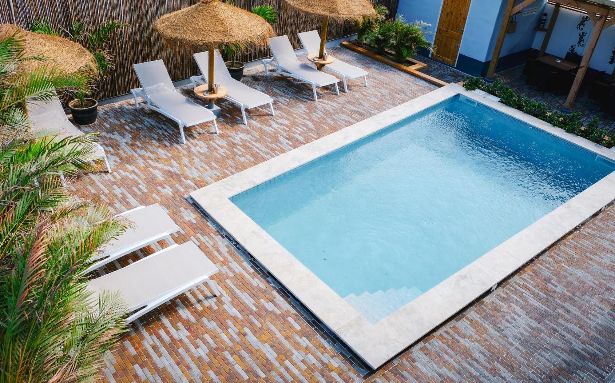 Tiki Blou - Mini Resort Centraal Gelegen Tussen Mambo Beach & Jan Thiel Виллемстад Экстерьер фото